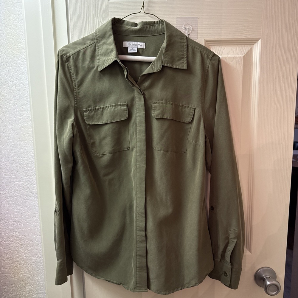 Liz Claiborne Womens Avocado Green Long Sleeve Button Up Shirt Medium 728642